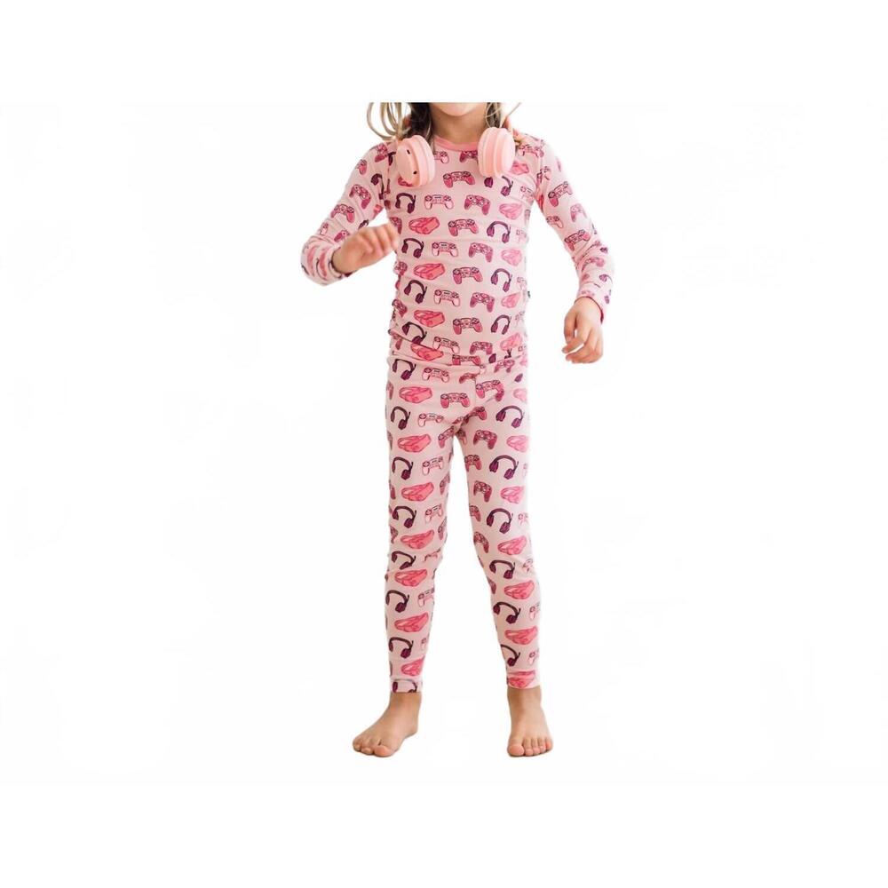 NEW KICKEE long sleeve pajama set in baby rose gamer